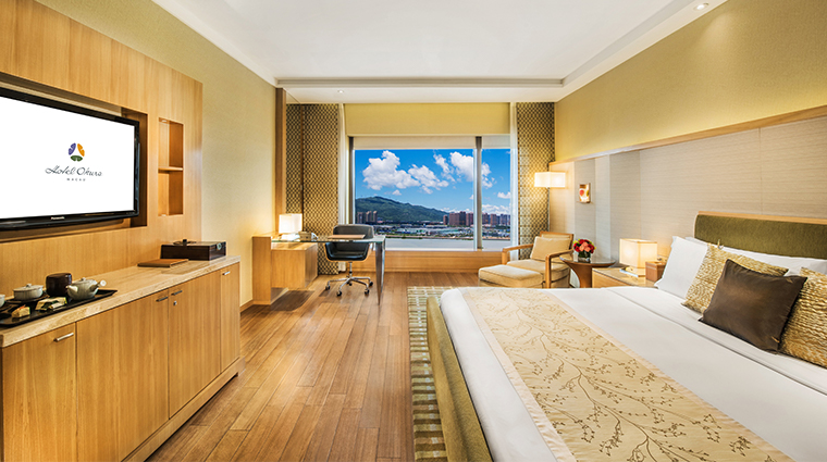 hotel okura macau guestroom2