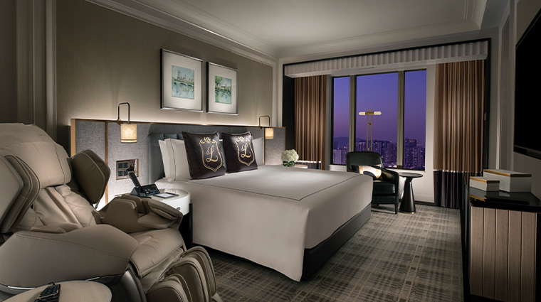 the londoner macao windsor suite bedroom