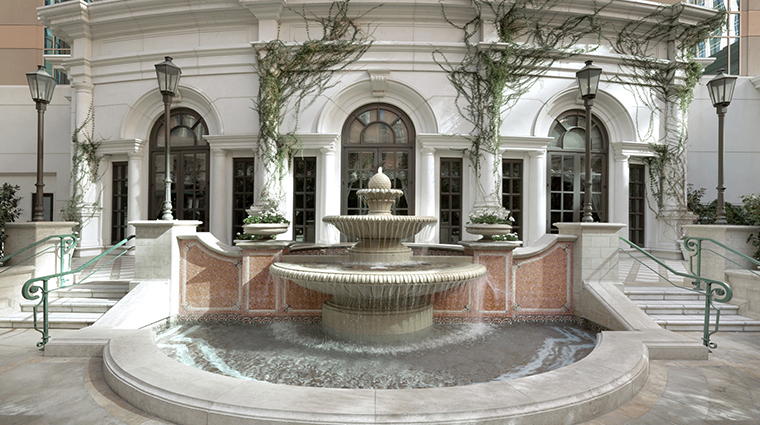 the venetian resort hotel casino courtyard